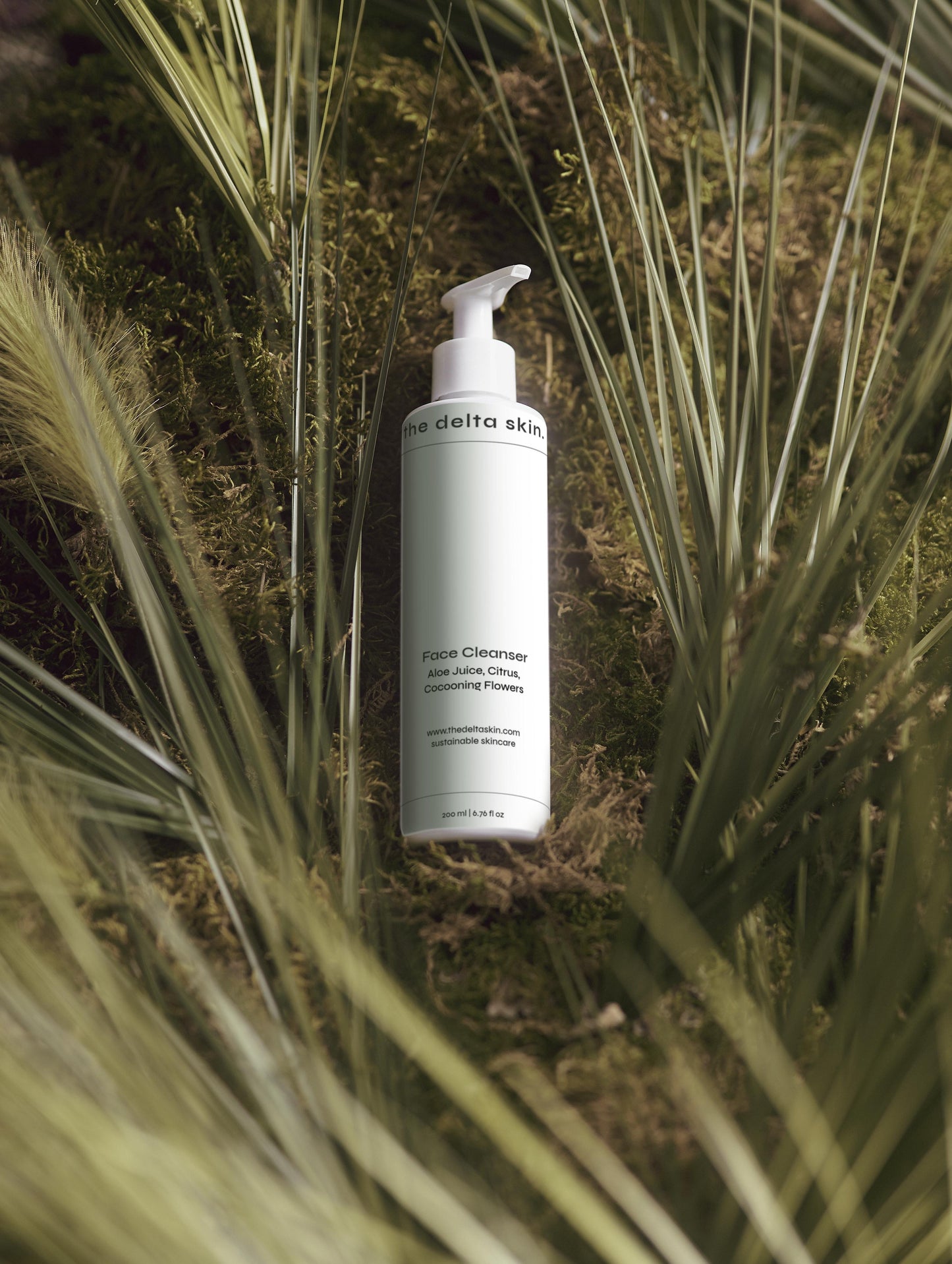 Face Cleanser with Aloe Juice, Citrus, Cocooning Flowers.
Volume 200 ml / 6.76 fl oz