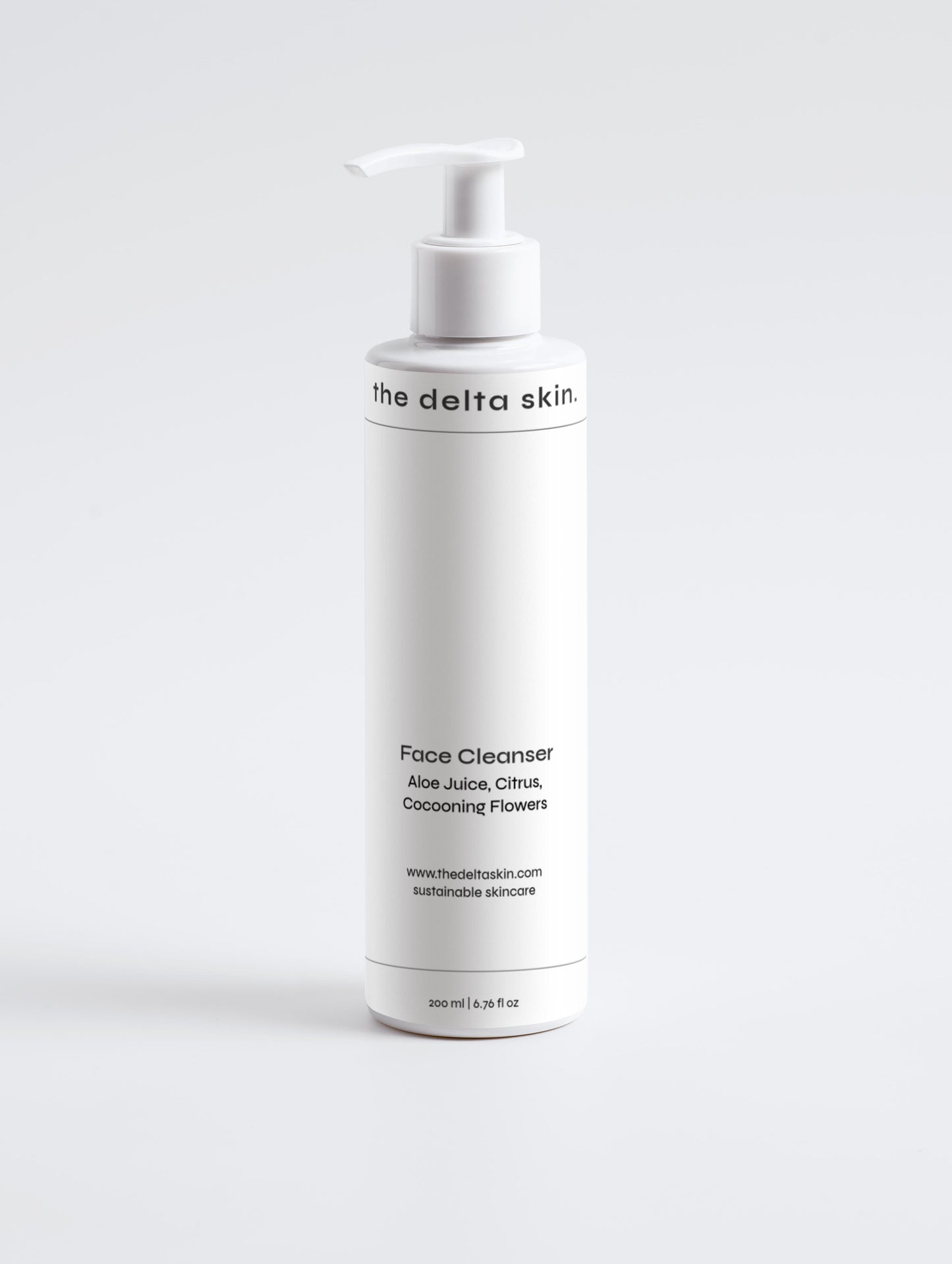 Face Cleanser with Aloe Juice, Citrus, Cocooning Flowers.
Volume 200 ml / 6.76 fl oz